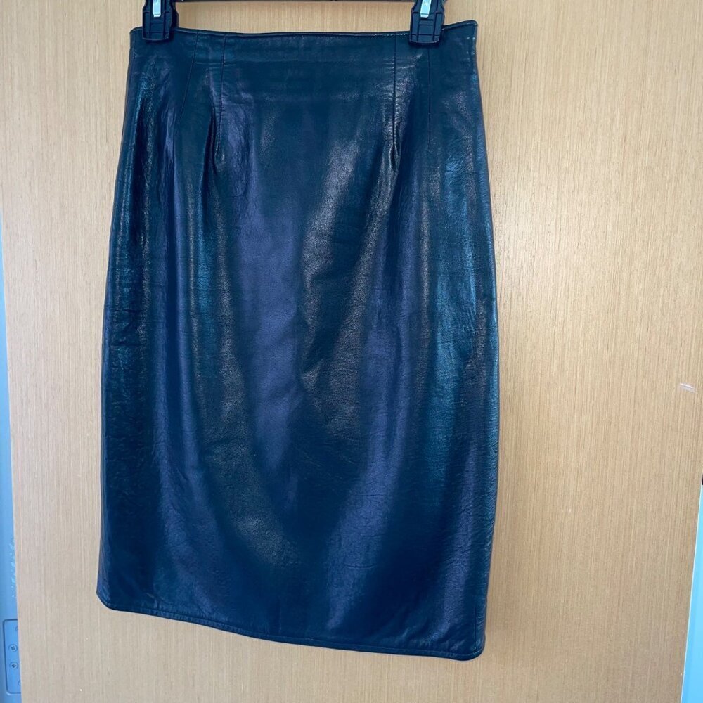 Vakko Vintage Womens Skirt Size 6 Black Lined Pencil Leather Back Slit USA
